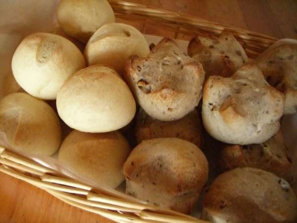 国産小麦粉使用の自家製焼き立てパン