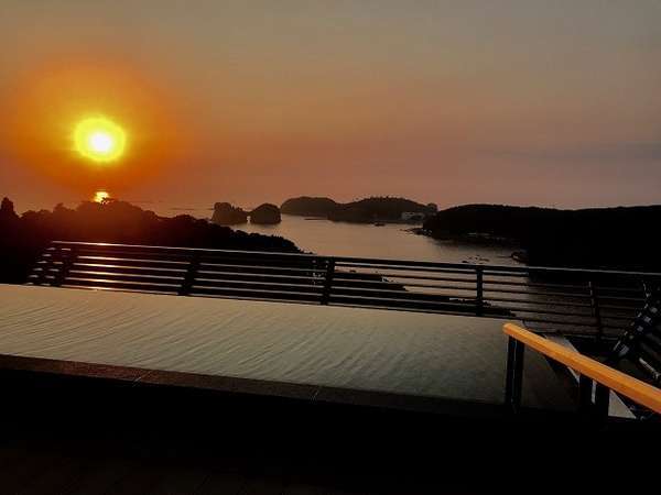 「和邸」ご宿泊者様専用露天風呂「天空」から、ぜひ白浜の夕景をご覧ください。