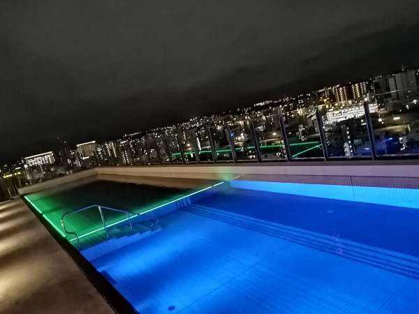 HOTEL SANSUI NAHA�@��������@�g�V��̓��F�y�ŏ�K �X�J�C �v�[���i��j�z