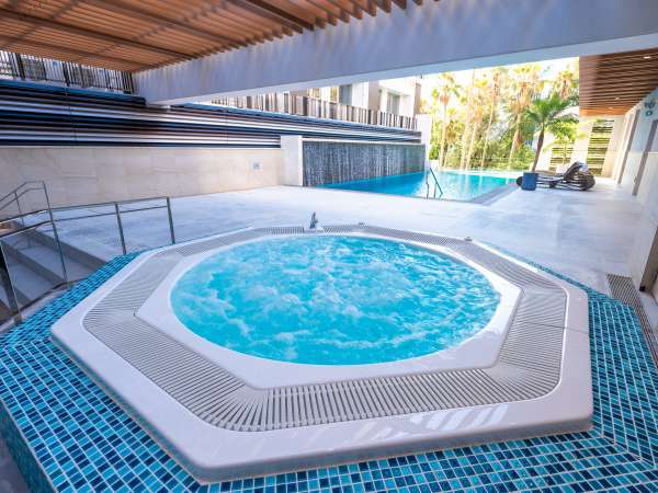 HOTEL SANSUI NAHA�@��������@�g�V��̓��F�y2�K �����W���O�W�[�z