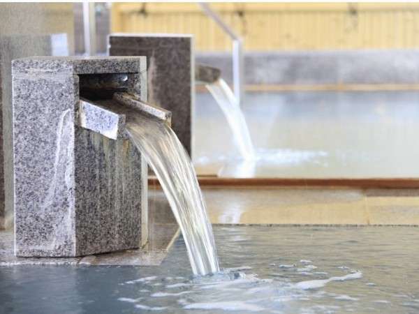 �����ف@�����������@�ʊف@�Ԍ��F��C�ɕ�܂ꂽ�A���̐[����������B