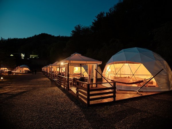 【ＧＲＡＸ　ＰＲＥＭＩＵＭ　ＣＡＭＰＲＥＳＯＲＴ　京都るり渓　】わずらわしい準備はもういらない手ぶらで快適に楽しめるキャンプ