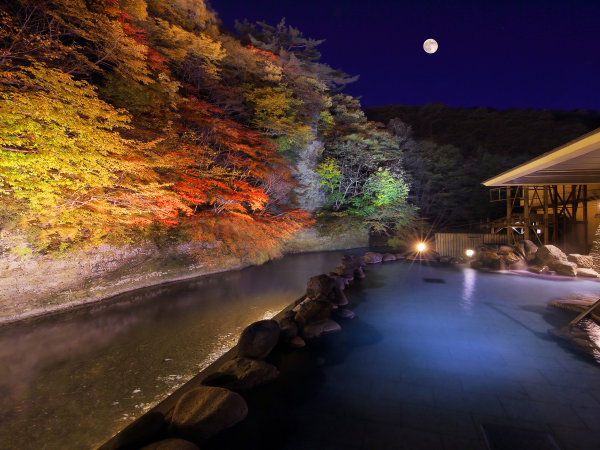 【天河の湯】童話作家・宮澤賢治も見上げた星空を眺めながら、ゆったりと温泉をお楽しみください。