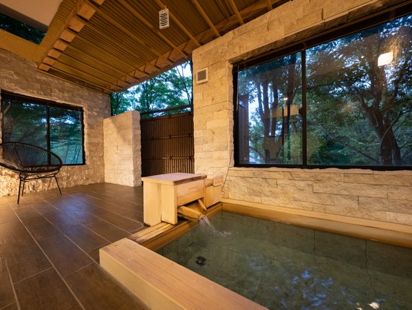 �ɓ���������z�e���@�X�̐�F�y����I�V���C�t�a���z