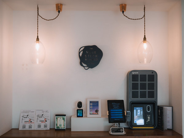 �^�u���b�g�ɂă`�F�b�N�C�����������܂��Ƌq���̌������󂯎�肢�������܂��B