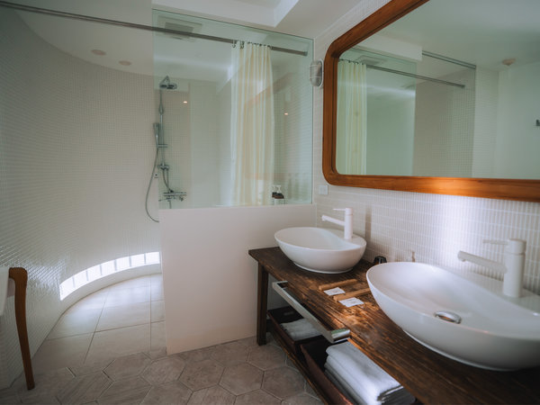 ���C���o�X���[���ɂ́A���ʑ䂪�Q�������܂��B���V�����[�̂݁B�o�X�^�u�͂������܂���B