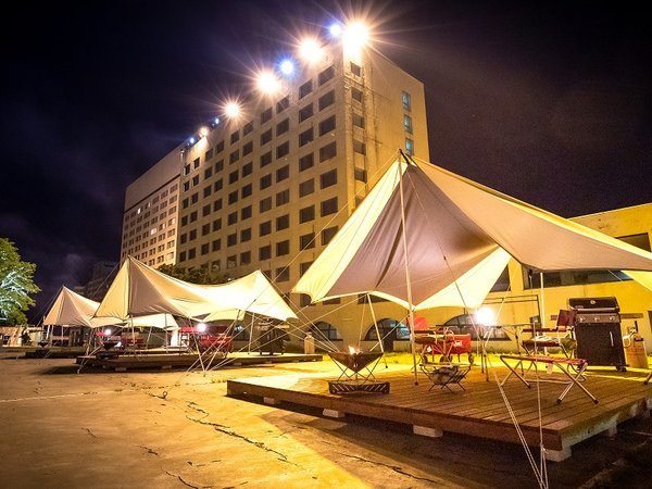 �c��v�����X�z�e���F��y�ɂ����΂��y���߂�c�ꂽ���΃t�B�[���h