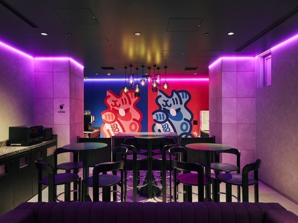 ���E���W�uHang Out @CROSS Suites�v