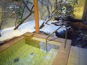 ■露天風呂■冬限定でご覧頂ける雪見風呂。