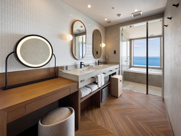 ���g���[�g_�x�[�V��