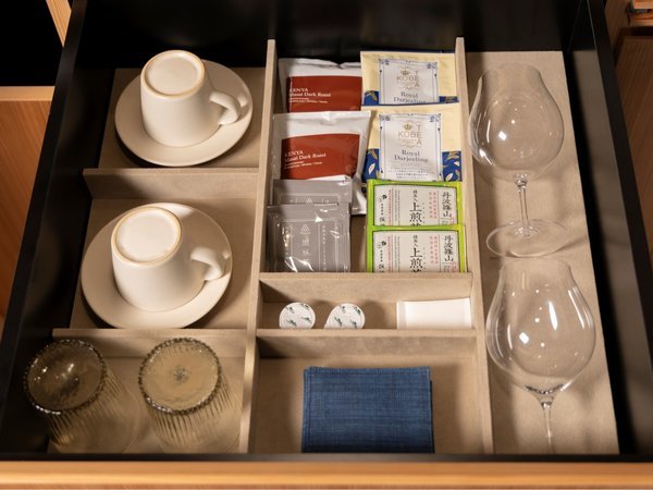 y~jo[z͂ߊeeB[pbN܂BnOgẴJbvły݂B