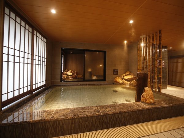 ◆男性大浴場内湯　水温：40度～42度　疲れた体に天然温泉は効果抜群 