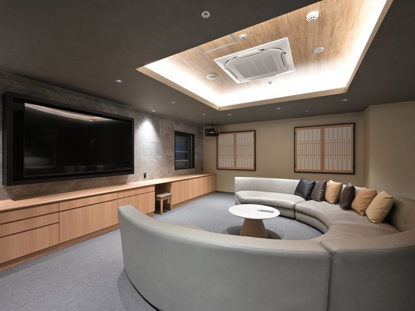 �y2026�N�����z�O�����X�C�[�g[163����]