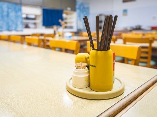 ���H����