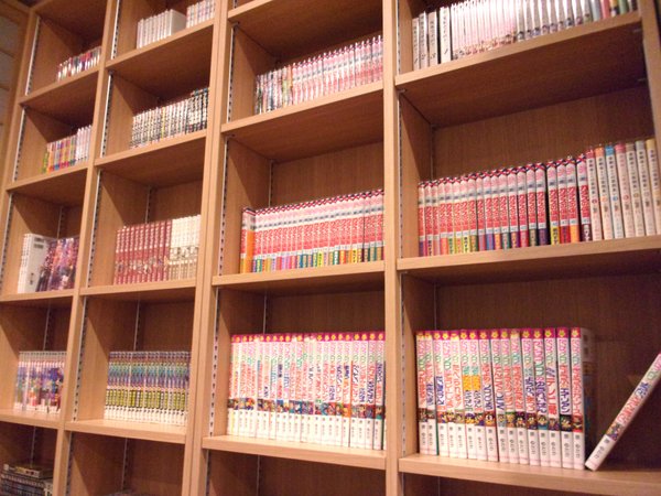 【4階】約500冊のマンガコーナー