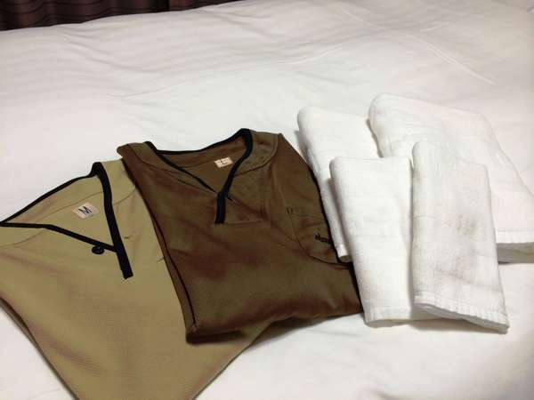 ���ٓ����E�^�I��(�ٓ�����S�`3L�T�C�Y�E���q�l�p120�T�C�Y)�����t�͊�{L�T�C�Y�ƂȂ�܂��B