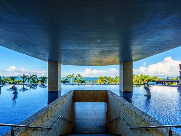 �O�������B���I���]�[�g�Ί_��Ocean�fs Wing & Villa Garden�̊O�ώʐ^