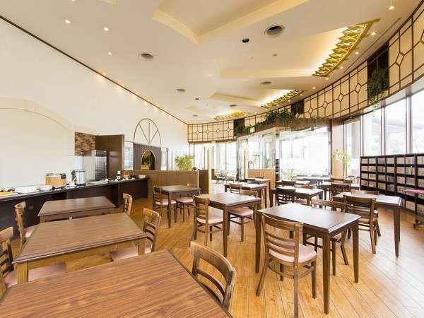 �{��O���[���z�e���F�P�K���E���W