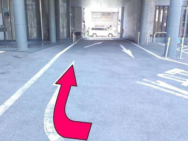 ���O���R���t�H�[�g�z�e���F���̒��ԏ�܂ŇA