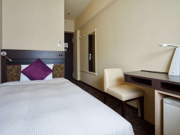 �y�X�^���_�[�h�z�x�b�h�T�C�Y1,230x1,970mm�B�������������͋C�ł����������܂��B