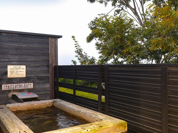 ��i�̏h�@��������F����Ƒ����C�i��̓��j