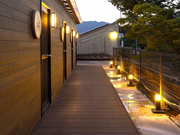 ��i�̏h�@��������F����Ƒ����C�i�~�����ցj