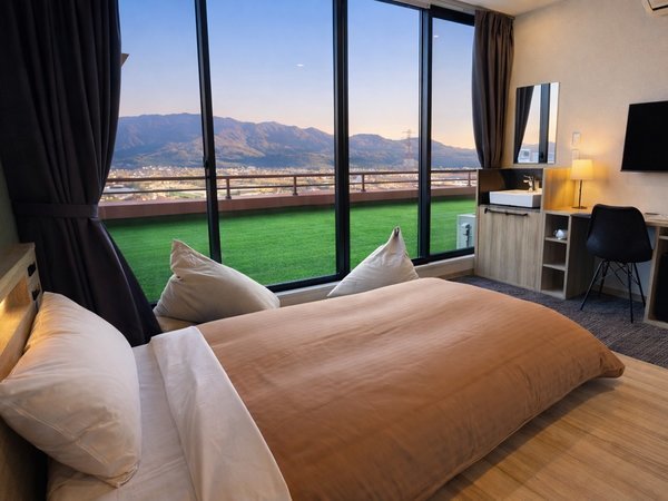 �x�b�h�����A���v�X�̎R�X����]�B���̗]�C�ɐZ���ꎺ�B