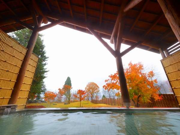 【秋】十和田湖西湖畔唯一の温泉露天風呂※内風呂はございません。