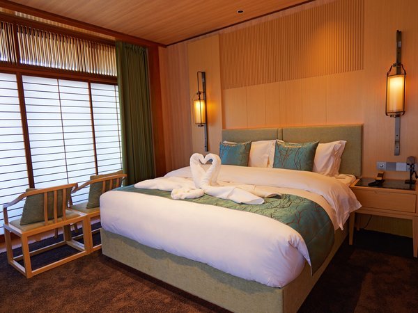 �s��̌������痣��Ă�������