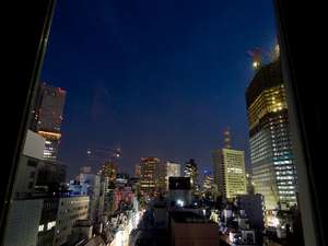 【シティビュースイートから望む夜景】最上階の角部屋。窓が大き＜東京の夜景が自慢＞