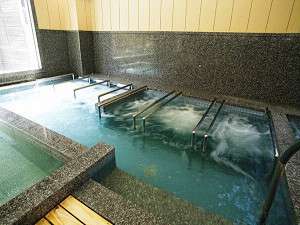 ��W���O�W�[�␅�����قȂ�W���O�W�[�𐔎�ސݒu�B�����ق���܂���