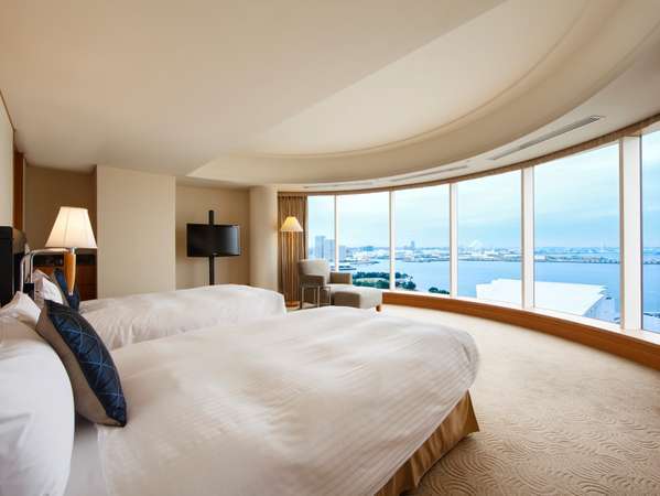 GRAND CORNER SUITE BAYVIEW BEDROOM