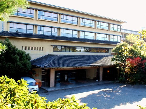 yOσC[WzR㉷̍Ɉʒu΂̎RLȉ򎩖̏hłB