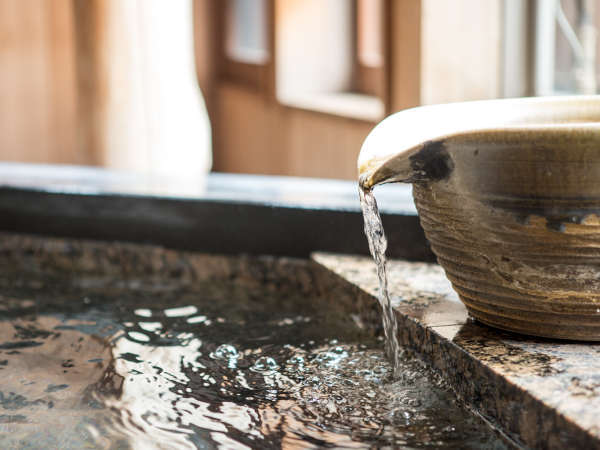 世界遺産『厳島神社大鳥居』を一望できる展望風呂♪希少な源泉温泉を使用！