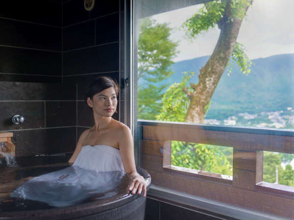 【天然温泉客室露天風呂】～宮島内では希少な自家源泉の天然温泉を客室でお楽しみください