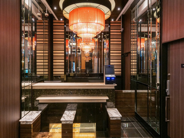 �G���g�����X�z�[��