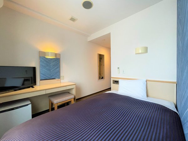 岡山県　大佐山ヒスイ　一部青　蓮華石　237g 岡山県 大佐山ヒスイ 一部青 蓮華石 237g