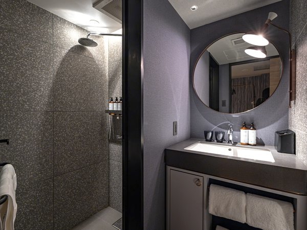 �V�����[�u�[�X