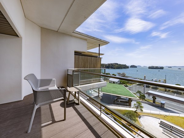 v~AZ^[ECO@VRIVCtq@x_