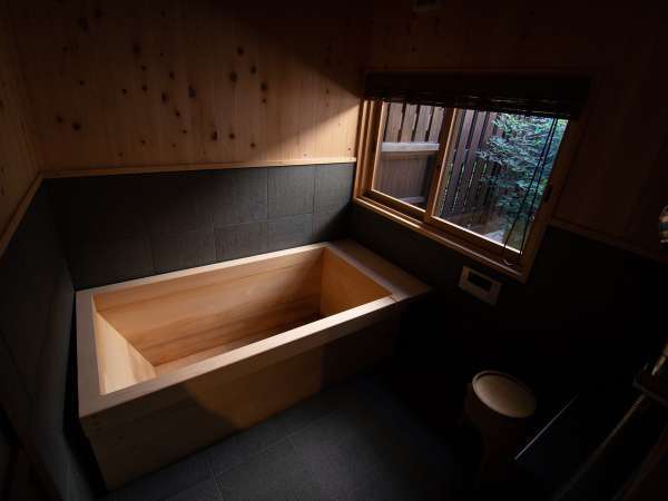 【VMGデラックス・902】プライベート庭園を眺めながら総檜造りの広々とした浴槽に浸かれる「庭見風呂」