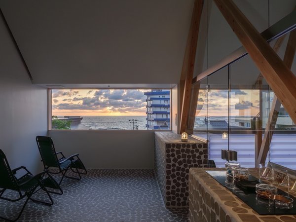 ���{�a�T�E�i �C