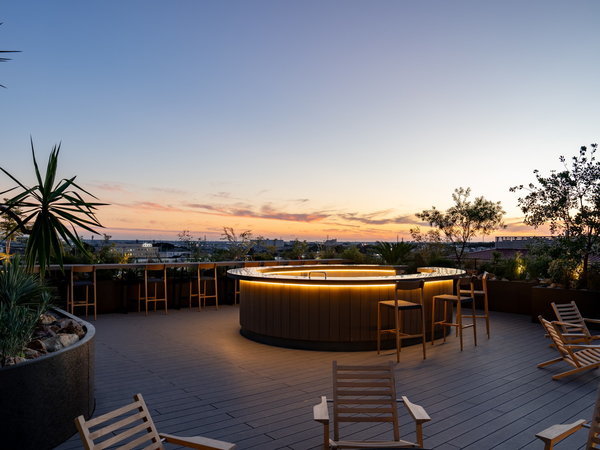 �f�q�d�d�m�h�s�x �h�v�`�s�`�FRooftop Bar �] ���[�t�g�b�v�o�[�] 