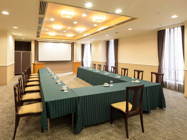 �����u�����g�z�e�����؁FSmall-Sized Banqet Holls Tanzawa Oyama