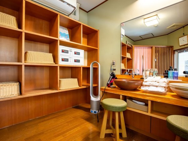 *y嗁E[fzRpNgɂ܂Ƃ܂EߏBhC[ϐȂǂpӂĂ܂B