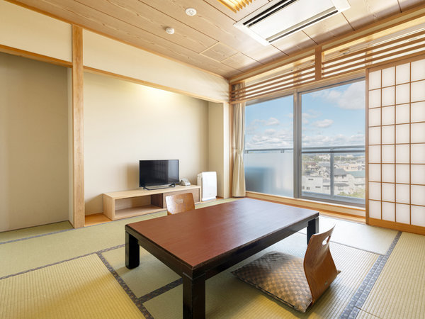 ����8��@������