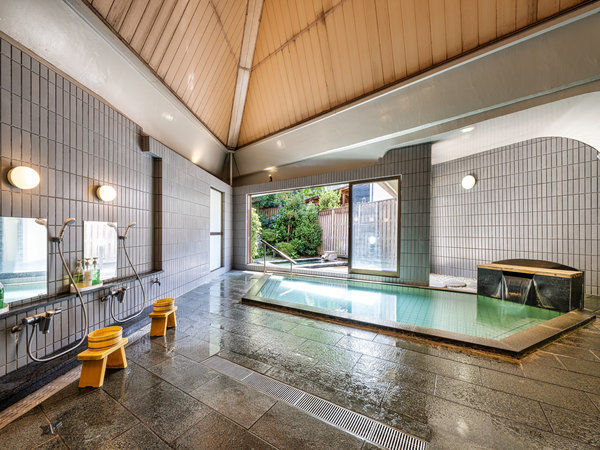 【男子大浴場】瀬波の源泉は95度の高温泉、別名「熱の湯」と呼ばれています。