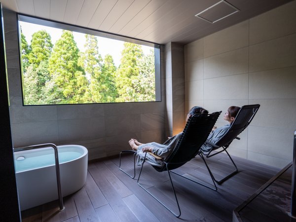 �y�v���C�x�[�g�T�E�i�z