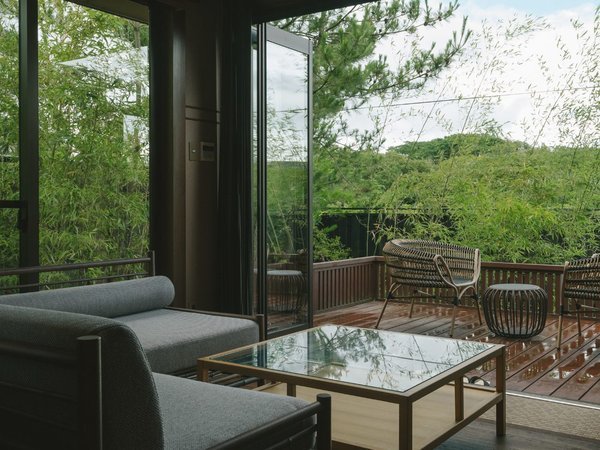 yPܑgl ꓏݂z󂪍LJIȐ쑤qBrO瓒オeXAIVCւƑ܂