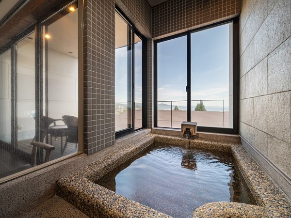 �y����z�ʕ{����]���鍂��Ō��̉�������\