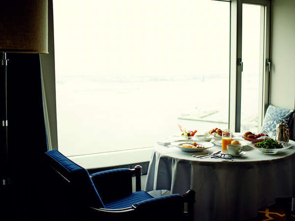 ���R�n�} �O�����h �C���^�[�R���`�l���^�� �z�e�� by IHG�F�������ŁF���[���T�[�r�X�̒��H